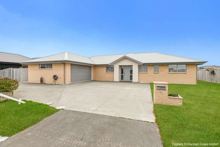 Photo of property in 5 Denton Street, Amberley, 7410