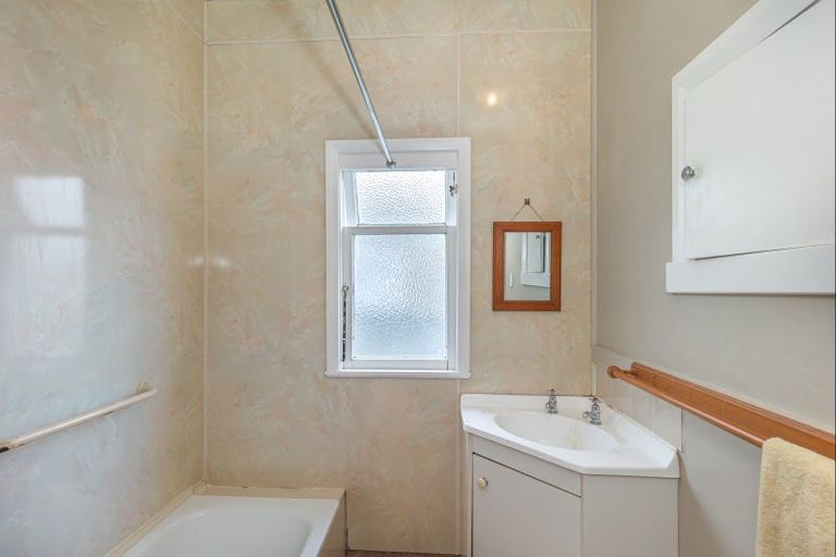 Photo of property in 13 Winchester Street, Levin, 5510