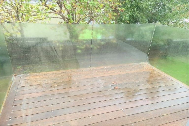 Photo of property in 1/14 Rothesay Bay Road, Rothesay Bay, Auckland, 0630