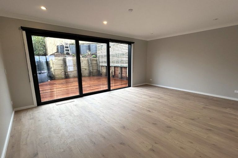 Photo of property in 123 Normandale Road, Normandale, Lower Hutt, 5010