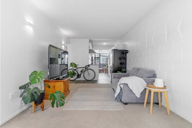 Photo of property in 40g Maunganui Road, Mount Maunganui, 3116