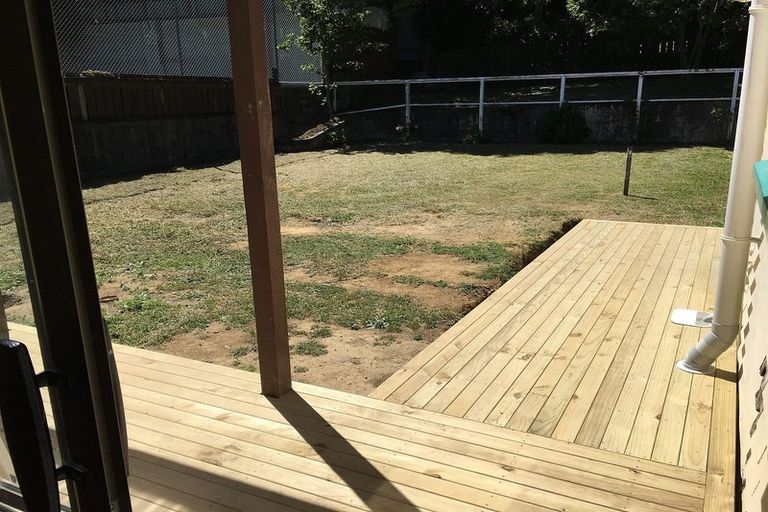 Photo of property in 104 Northland Road, Northland, Wellington, 6012