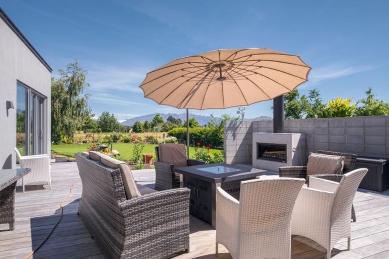 Photo of property in 17 Mountain View Drive, Wanaka, 9382