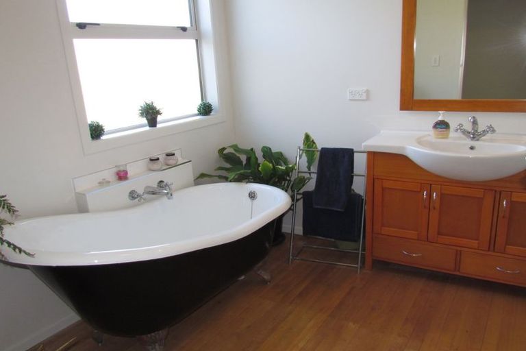 Photo of property in 212 Caveland Road, Te Whiti, Masterton, 5884