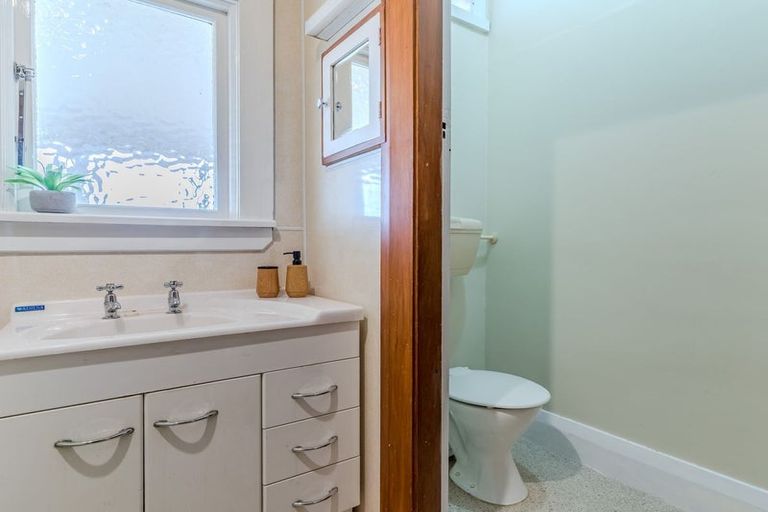 Photo of property in 35 Clifford Street, Dalmore, Dunedin, 9010