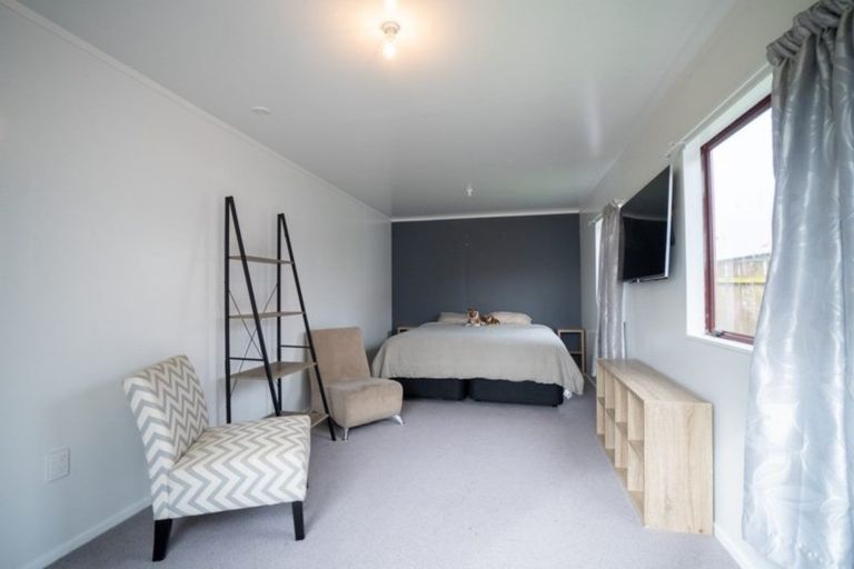 Photo of property in 26 Chatsworth Place, Highbury, Palmerston North, 4412