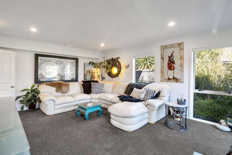 Photo of property in 20 Linkwater Way, Parklands, Christchurch, 8083