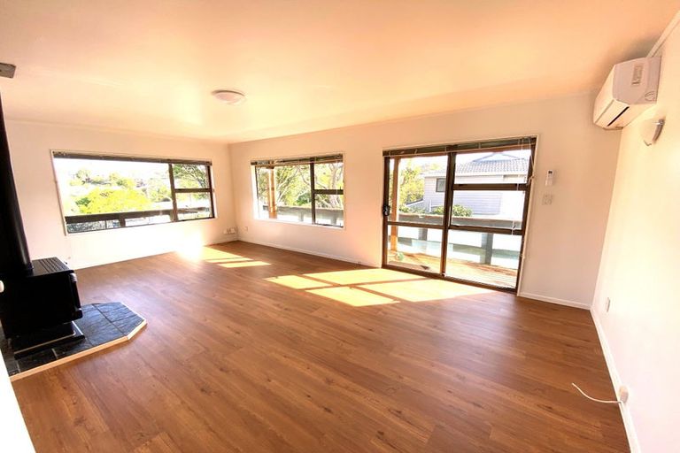 Photo of property in 11 Birman Close, Half Moon Bay, Auckland, 2012