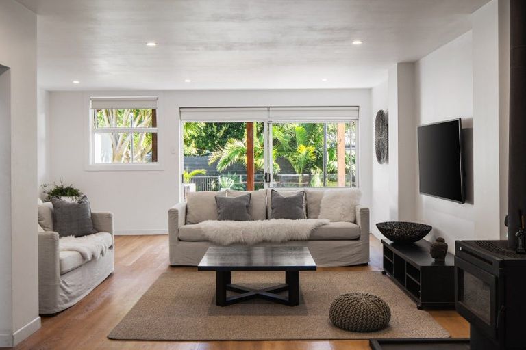 Photo of property in 23 Moana Road, Okitu, Gisborne, 4010