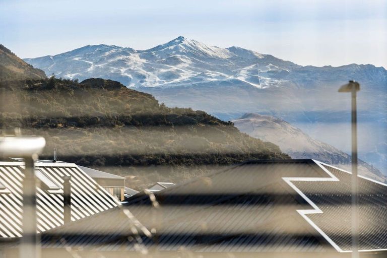 Photo of property in 2 Boulder Lane, Jacks Point, 9371