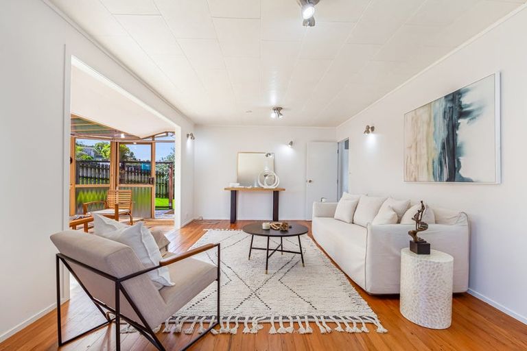 Photo of property in 101 Triangle Road, Massey, Auckland, 0614