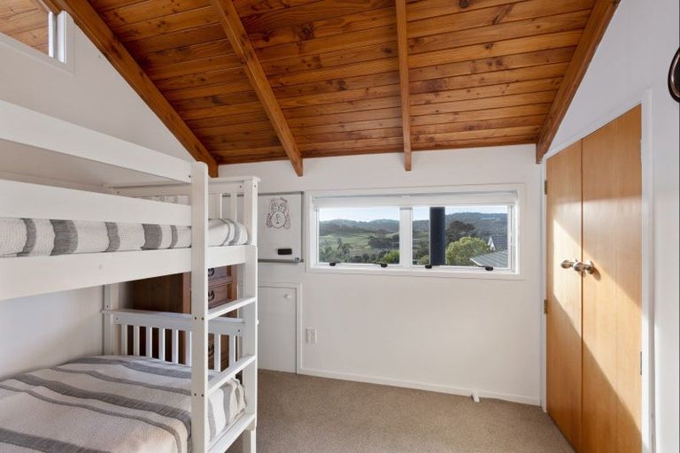 Photo of property in 31 Ocean View Road, Hatfields Beach, Orewa, 0931