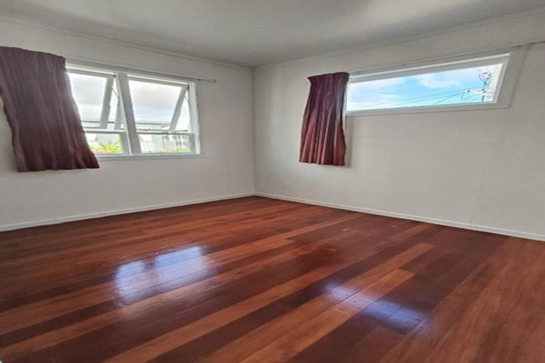 Photo of property in 1/28 Tonar Street, Northcote, Auckland, 0627