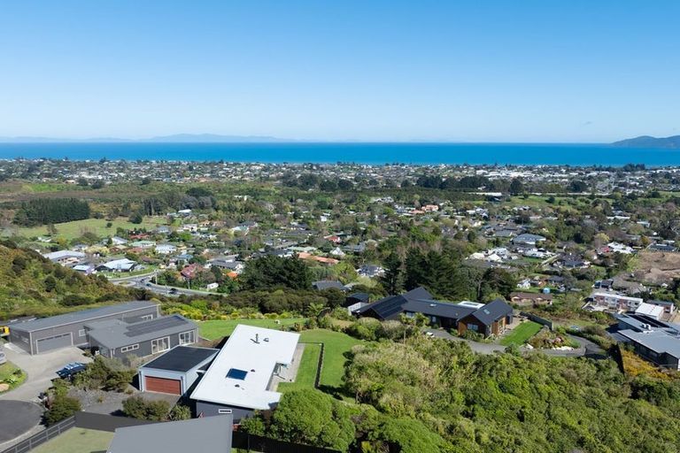 Photo of property in 5 Ocean Vista Lane, Paraparaumu, 5032