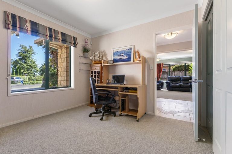 Photo of property in 18 Honeysuckle Lane, Ohauiti, Tauranga, 3112