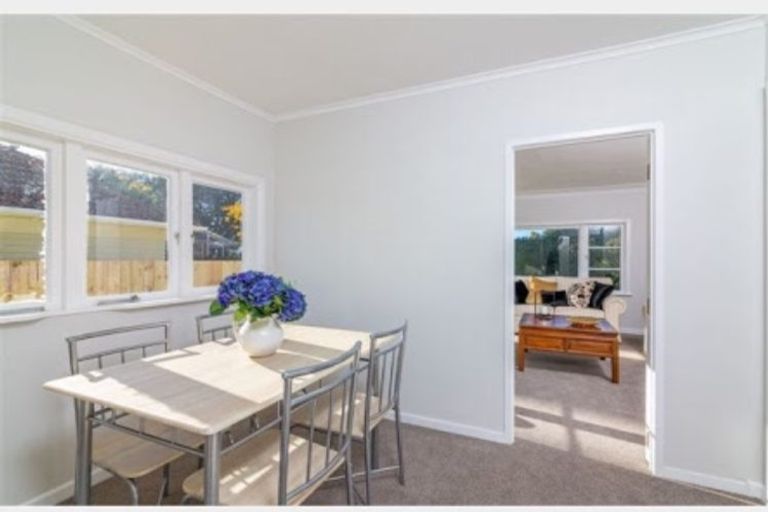 Photo of property in 33 Titirangi Road, New Lynn, Auckland, 0600