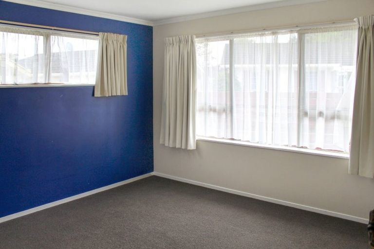 Photo of property in 37 Humphries Place, Awapuni, Palmerston North, 4412