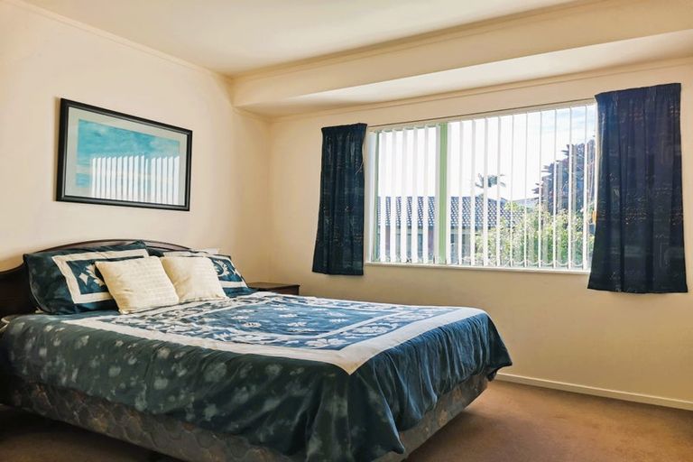 Photo of property in 11 Bermuda Place, One Tree Point, 0118