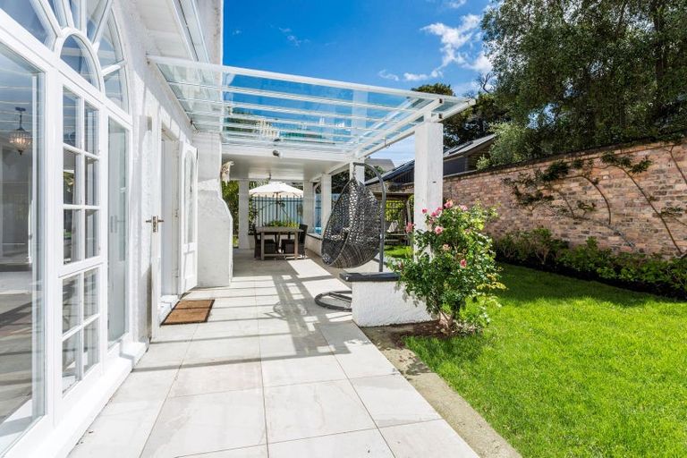 Photo of property in 1 Ascot Avenue, Narrow Neck, Auckland, 0624