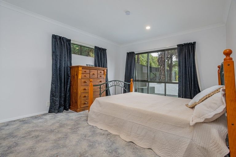 Photo of property in 10 Tui Glen Drive, Levin, 5571