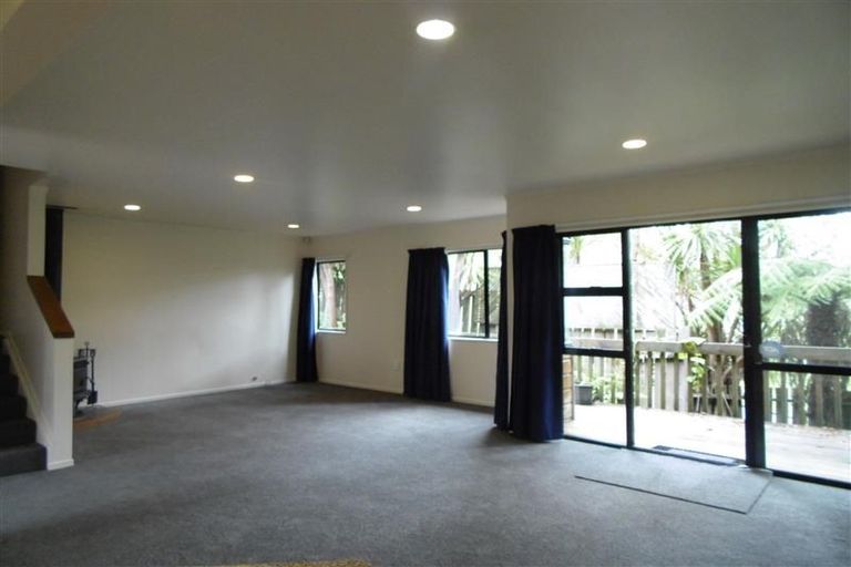 Photo of property in 2/32 Nigel Road, Browns Bay, Auckland, 0630