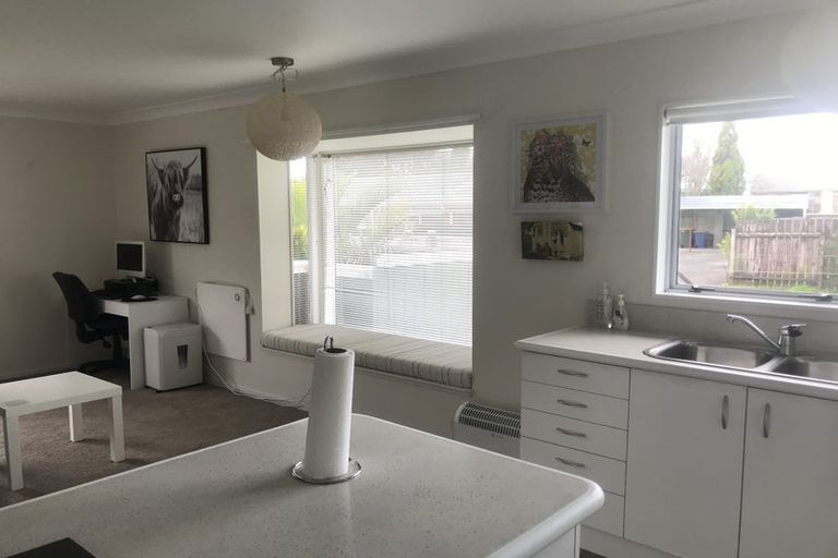 Photo of property in 1/28 Rewarewa Road, Te Atatu Peninsula, Auckland, 0610