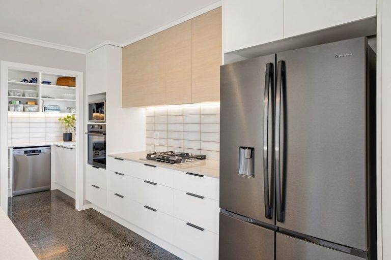 Photo of property in 116 Stratford Drive, Cable Bay, 0420