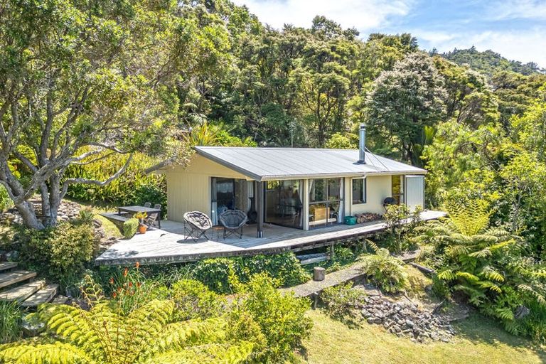 Photo of property in 11 Kowhai Place, Tuateawa, Coromandel, 3583
