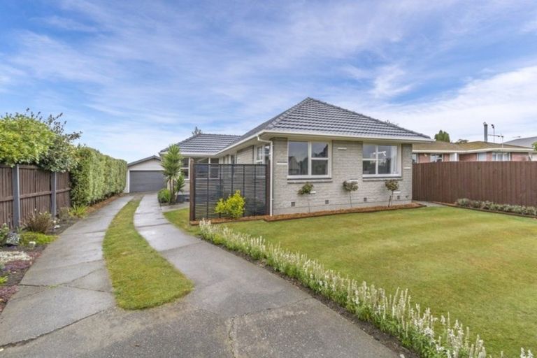 Photo of property in 39 Denise Crescent, Hornby, Christchurch, 8042