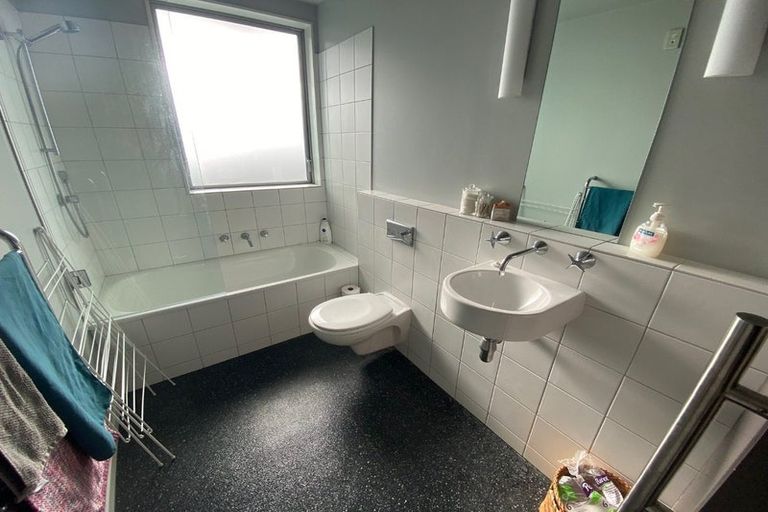 Photo of property in 23 Napier Street, Karaka Bays, Wellington, 6022