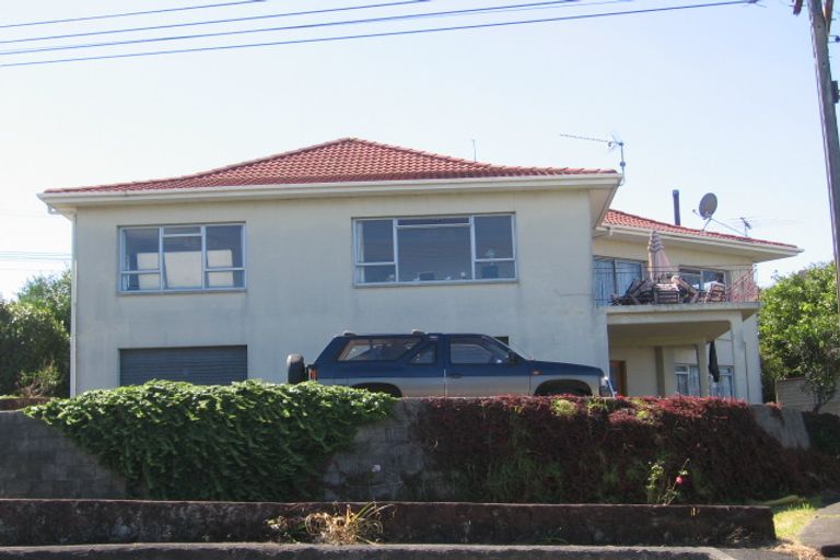 Photo of property in 471 Beach Road, Murrays Bay, Auckland, 0630