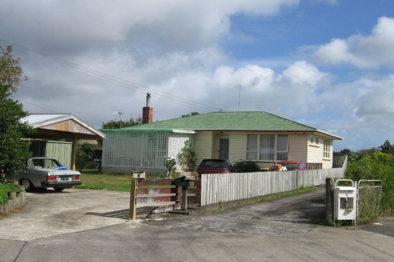 Photo of property in 6a Harry Ward Place, Henderson, Auckland, 0610
