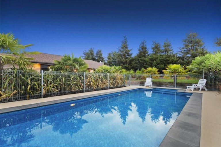 Photo of property in 45 Oakgrove Drive, Rangiora, 7400