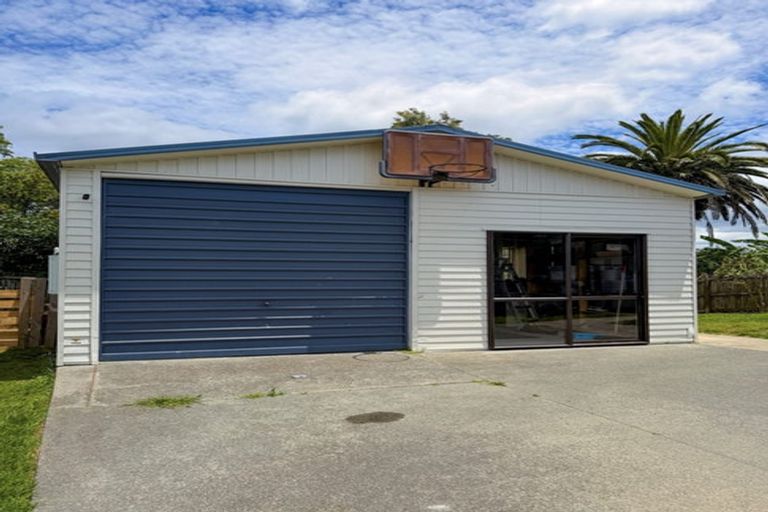 Photo of property in 33 Shearwater Street, One Tree Point, 0118