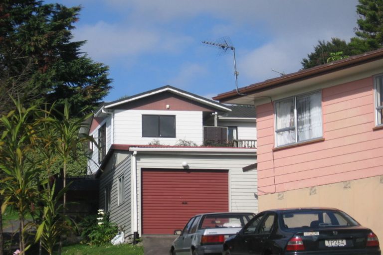 Photo of property in 16 Zingaro Place, Massey, Auckland, 0614
