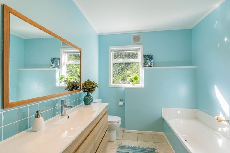 Photo of property in 56 Cluny Road, Plimmerton, Porirua, 5026