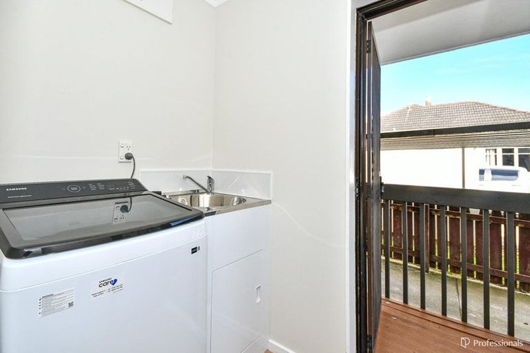 Photo of property in 2/9 Porchester Road, Papakura, 2110