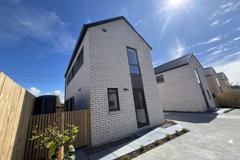 Photo of property in 1/3 Eskdale Road, Birkdale, Auckland, 0626
