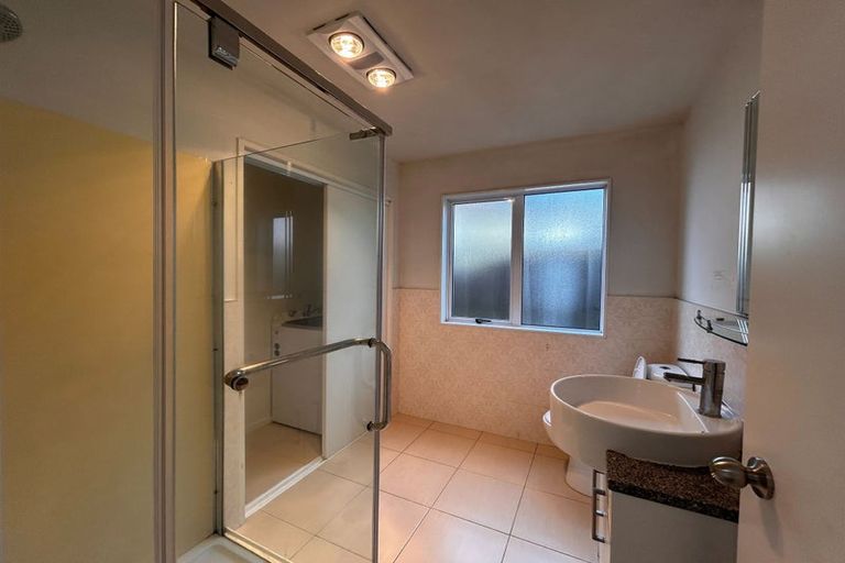 Photo of property in 265 Te Atatu Road, Te Atatu South, Auckland, 0610