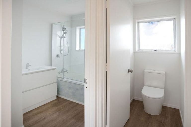 Photo of property in 3/83 Centreway Road, Orewa, 0931