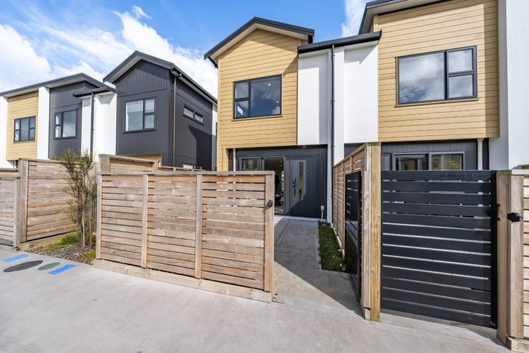 Photo of property in 35 Te Ara O Papatahi, Wainuiomata, Lower Hutt, 5014