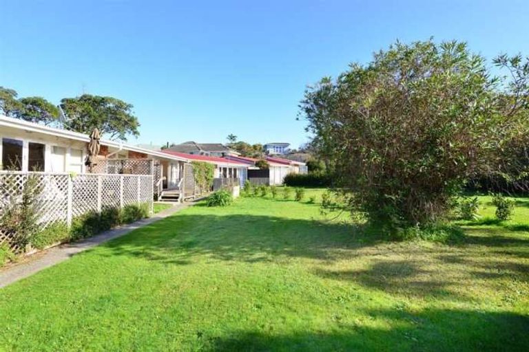 Photo of property in 4/19 Montana Avenue, Murrays Bay, Auckland, 0630