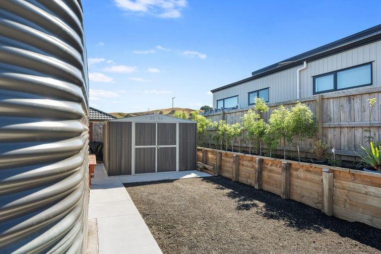 Photo of property in 5 Minerva Avenue, Helensville, 0800