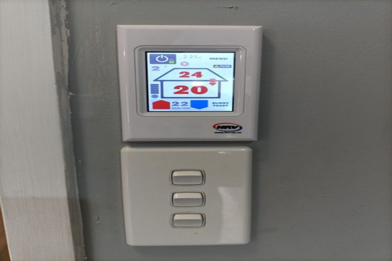 Photo of property in 1/63 Chartwell Avenue, Glenfield, Auckland, 0629