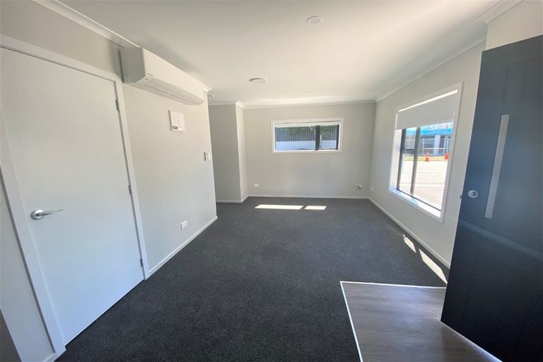 Photo of property in 2/17 Vialou Street, Hamilton Central, Hamilton, 3204