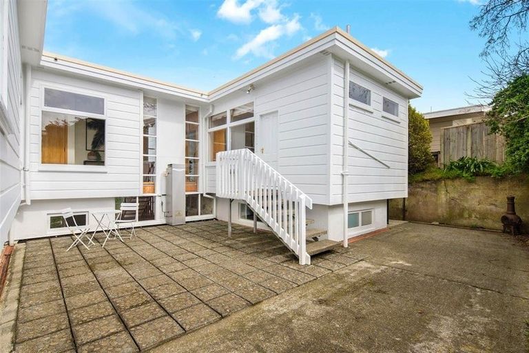 Photo of property in 28 City View Grove, Harbour View, Lower Hutt, 5010