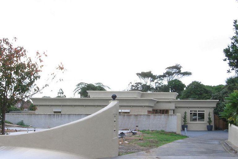 Photo of property in 363a Te Moana Road, Waikanae, 5036