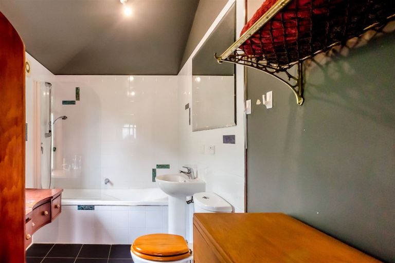 Photo of property in 72 Tilley Road, Paekakariki, 5034