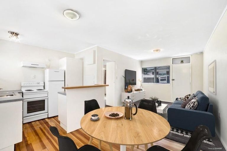 Photo of property in 2/16 Tennyson Avenue, Takapuna, Auckland, 0622