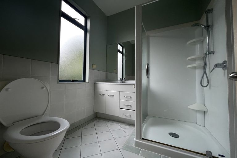 Photo of property in 9 Fearnley Grove, Albany, Auckland, 0632